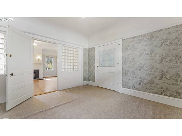 2333 NE SCHUYLER ST, Portland, OR 97212