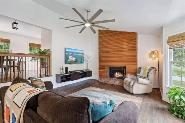 685 Maplelake DR, Acworth, GA 30101