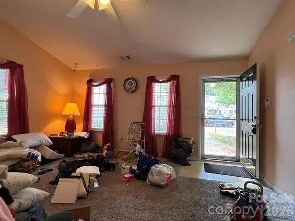 5121 Magnolia Tree LN, Charlotte, NC 28215