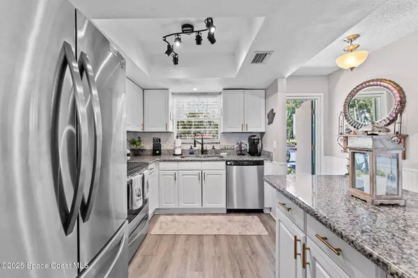 261 Cape Shores CIR #18-E, Cape Canaveral, FL 32920