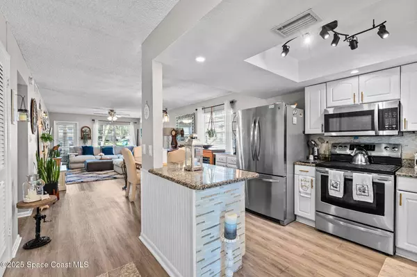 261 Cape Shores CIR #18-E, Cape Canaveral, FL 32920