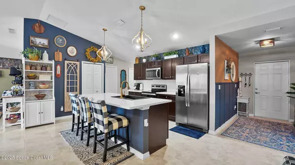 206 Wendover RD SW, Palm Bay, FL 32908