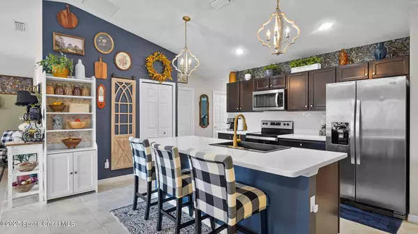 206 Wendover RD SW, Palm Bay, FL 32908