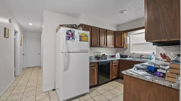 305 Cambridge AVE NE, Palm Bay, FL 32907