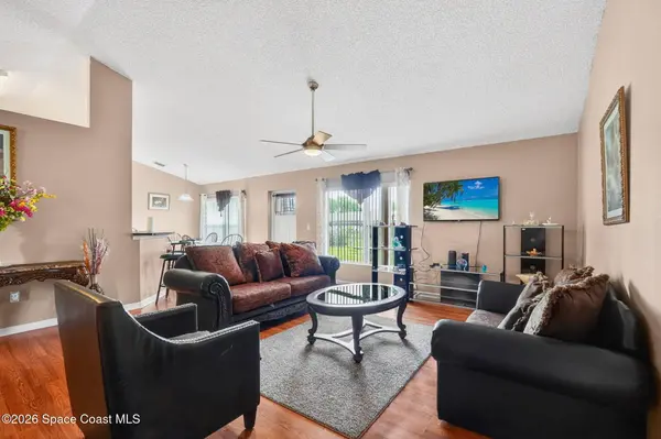 534 White Plains AVE SW, Palm Bay, FL 32908