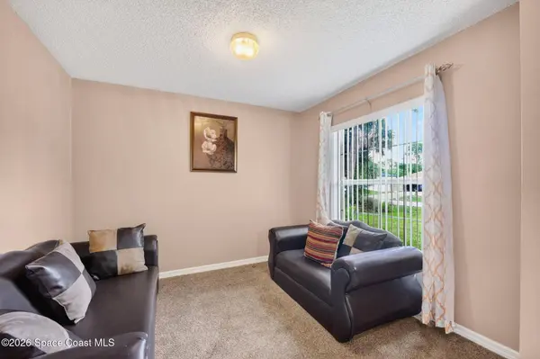 534 White Plains AVE SW, Palm Bay, FL 32908
