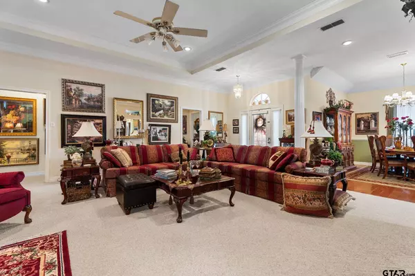 1266 Santa Fe Trl, Tyler, TX 75703