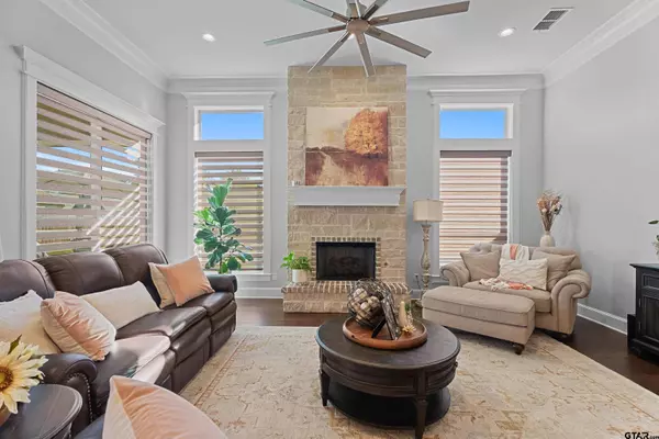 2849 Barton Creek Cir, Tyler, TX 75703