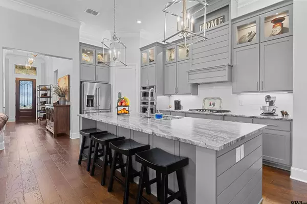 2849 Barton Creek Cir, Tyler, TX 75703