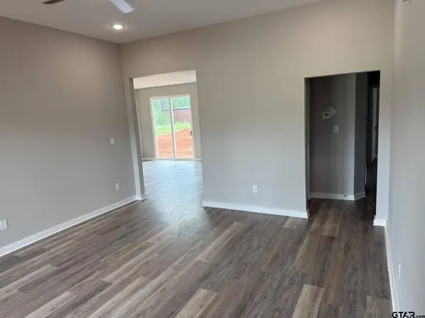 124 Pecan Dr, Bullard, TX 75757