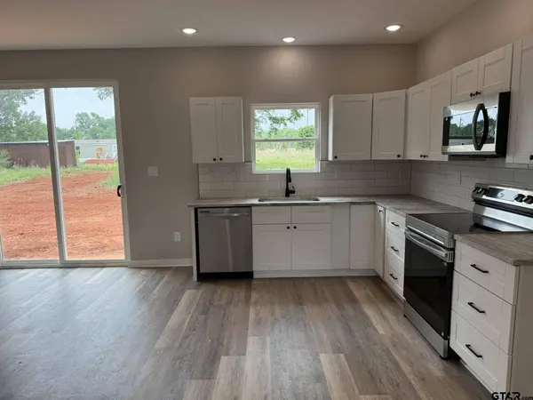 124 Pecan Dr, Bullard, TX 75757