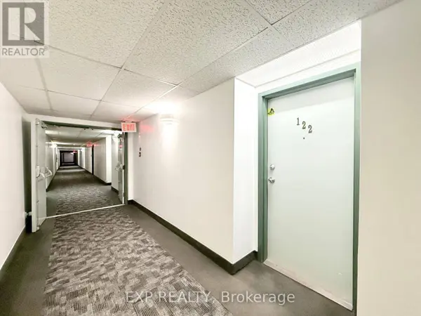 316 Lorry Greenberg DR #122, Ottawa, ON K1T2P4