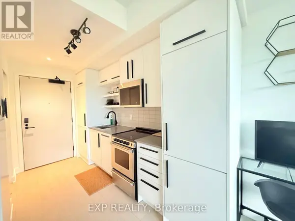560 Rideau ST #423