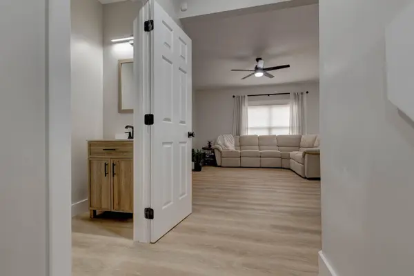 2856 Michelle Park, Lexington, KY 40511