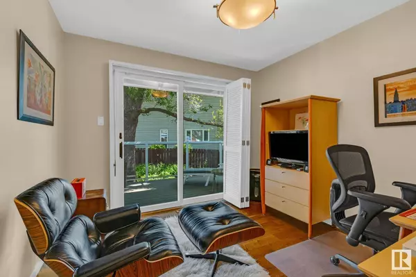 4916 112 ST NW, Edmonton, AB T6H 3H9