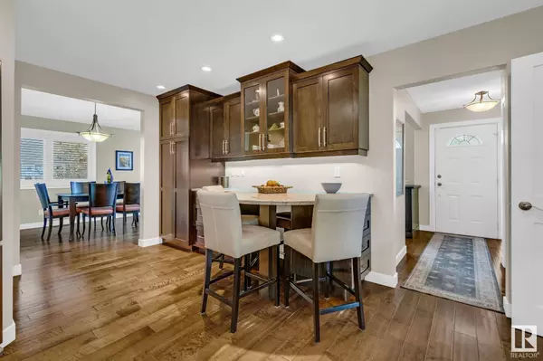 4916 112 ST NW, Edmonton, AB T6H 3H9