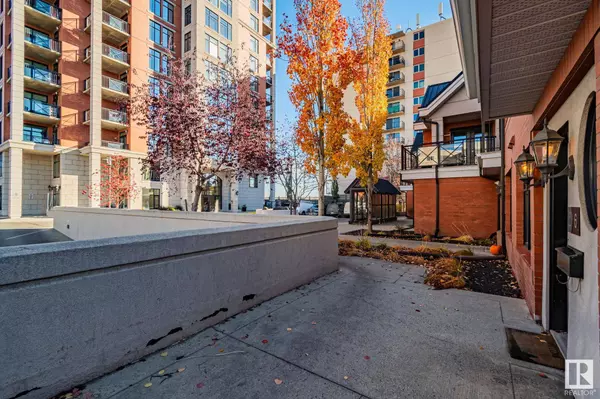#6 9026 JASPER AV NW, Edmonton, AB T5H 3S8