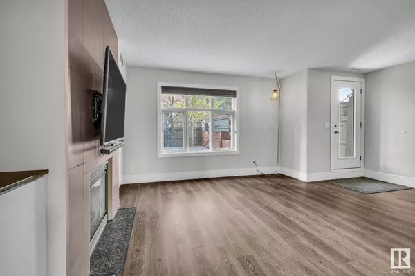 #6 9026 JASPER AV NW, Edmonton, AB T5H 3S8