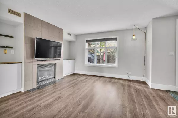 #6 9026 JASPER AV NW, Edmonton, AB T5H 3S8
