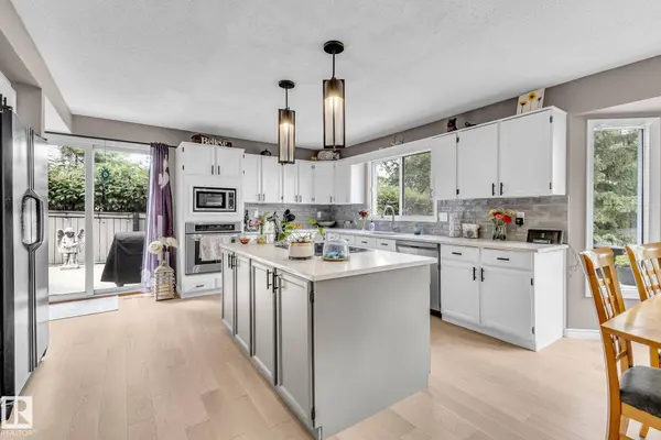 122 VILLAGE DO, Sherwood Park, AB T8A 4L6