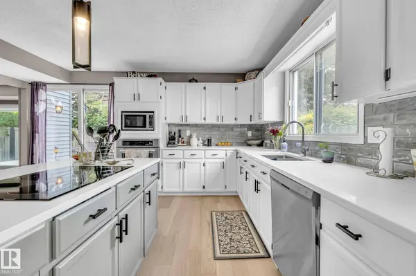 122 VILLAGE DO, Sherwood Park, AB T8A 4L6