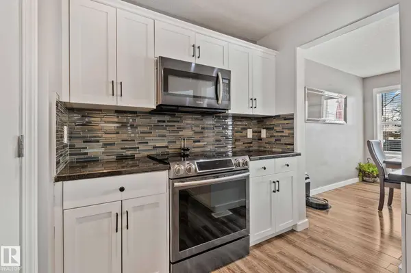 3711 161 AV NW, Edmonton, AB T5Y 3G2
