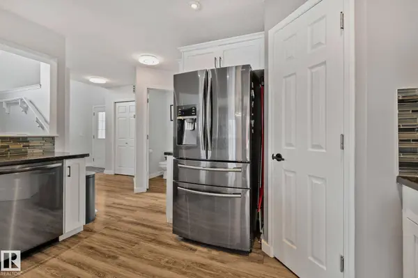 3711 161 AV NW, Edmonton, AB T5Y 3G2