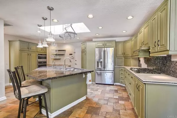 200 Calle Isabel, San Marcos, CA 92069