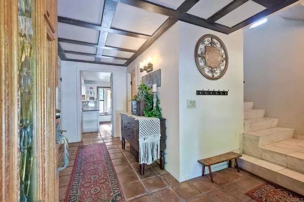 3369 E Vista WAY, Vista, CA 92084