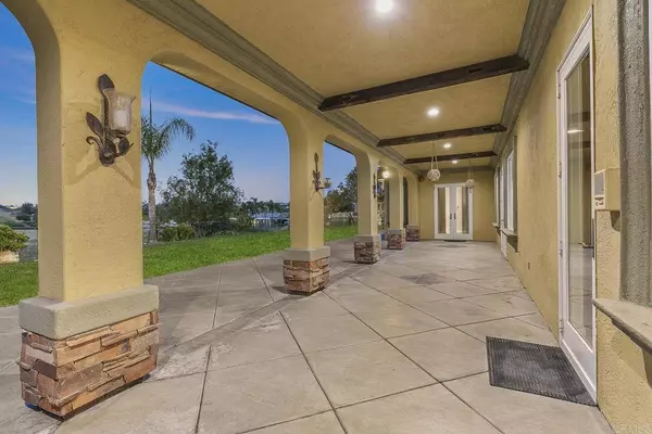 1508 Sequoia LN, Vista, CA 92081