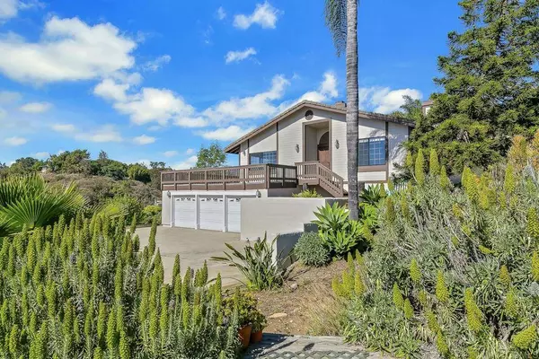 1515 Monte Vista DR, Vista, CA 92084