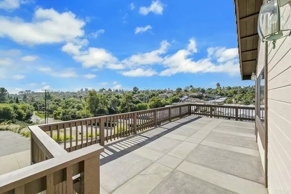 1515 Monte Vista DR, Vista, CA 92084