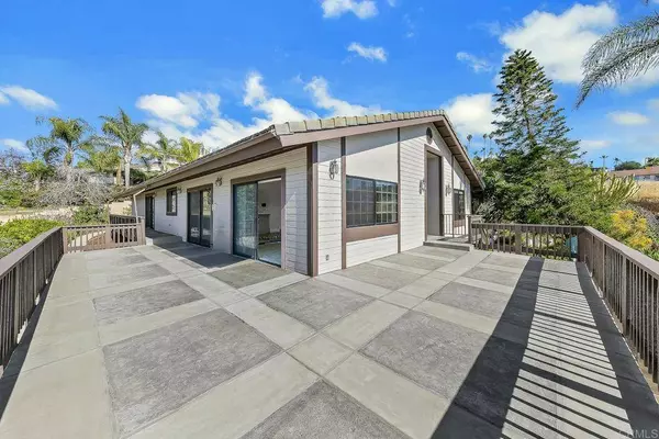 1515 Monte Vista DR, Vista, CA 92084