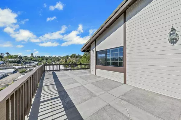 1515 Monte Vista DR, Vista, CA 92084