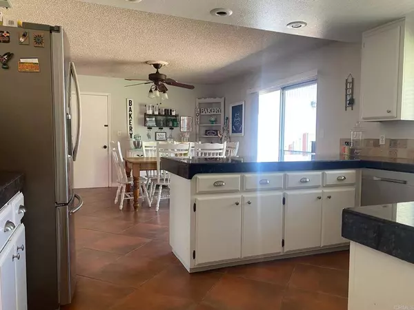 554 Taylor ST, Vista, CA 92084