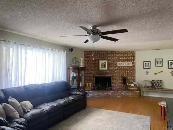 554 Taylor ST, Vista, CA 92084