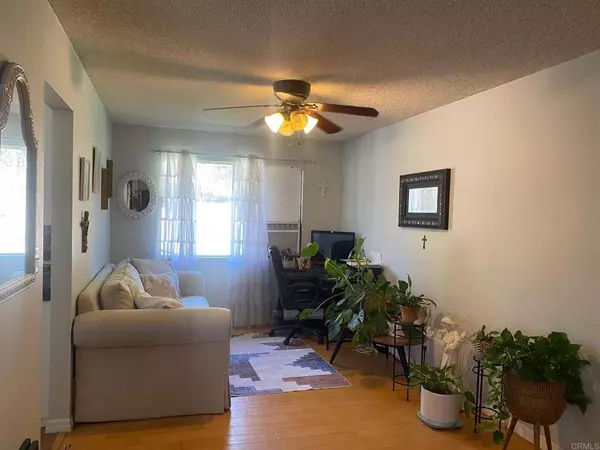 554 Taylor ST, Vista, CA 92084