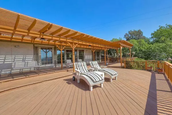 1650 Elevado RD, Vista, CA 92084