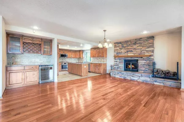 1650 Elevado RD, Vista, CA 92084