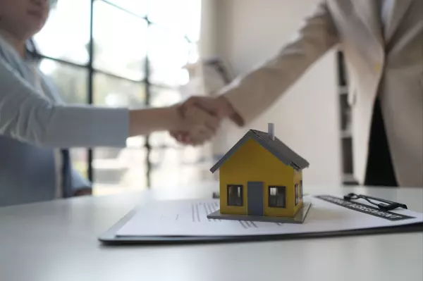 Legal Mistakes to Avoid When Buying or Selling a Home in Ottawa,Listing Booth