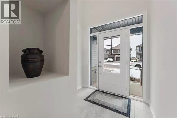 107 STARFIRE Crescent, Stoney Creek, ON L8E0K9