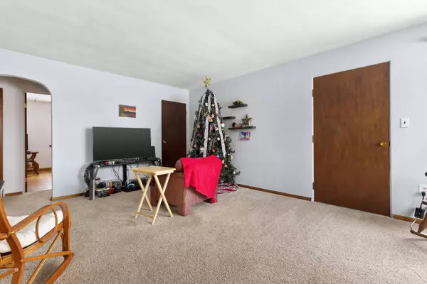 6477 Spring Brook RD, Rockford, IL 61114