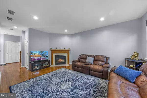 3 RIVER BIRCH CIR, Princeton, NJ 08540