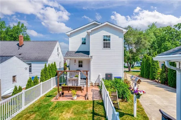 832 Roosevelt AVE, Cuyahoga Falls, OH 44221