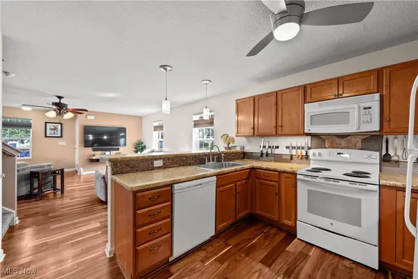 832 Roosevelt AVE, Cuyahoga Falls, OH 44221