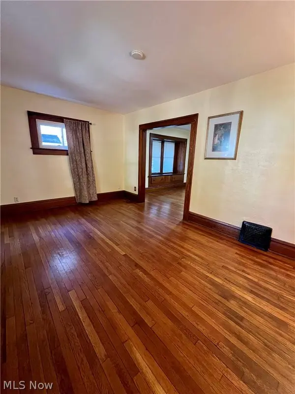 1116 Murray AVE, Akron, OH 44310