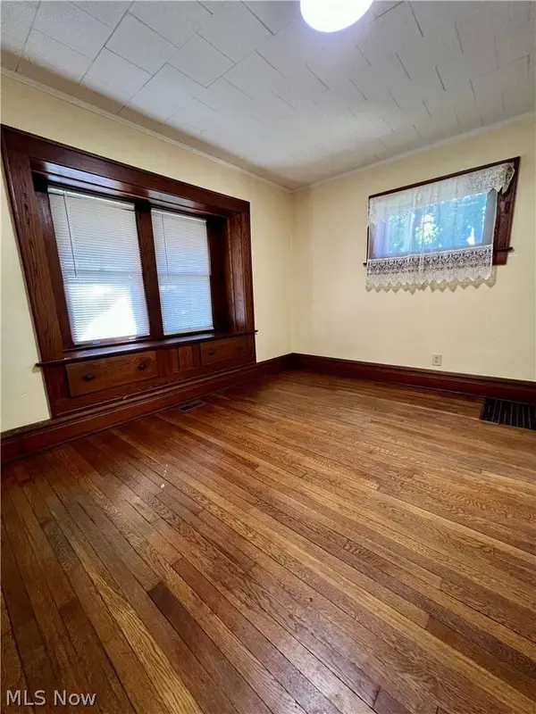 1116 Murray AVE, Akron, OH 44310