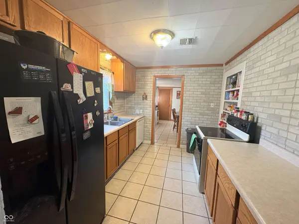 2216 Hawcreek AVE, Columbus, IN 47201