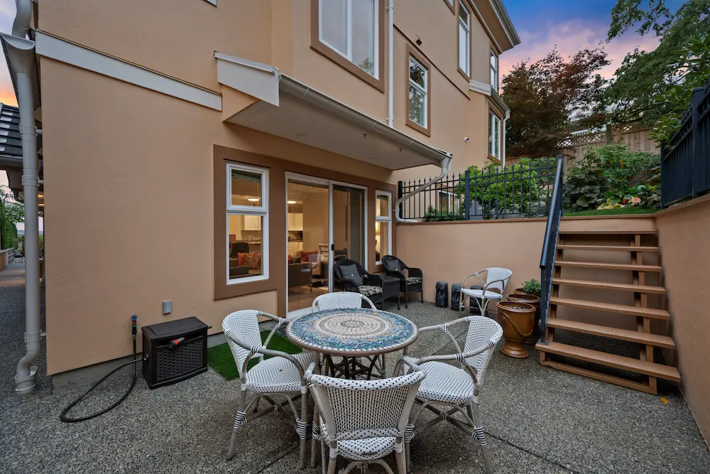 xterior design complements the stunning natural surroundings