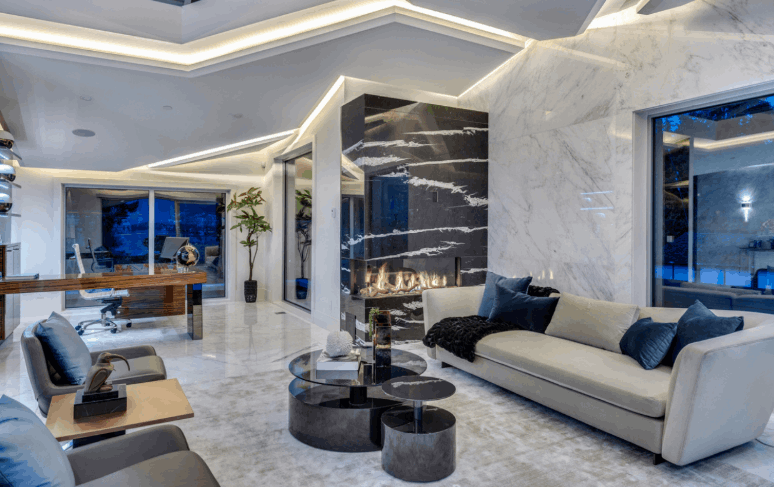 Staging & Decorating